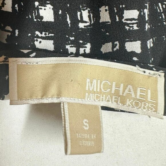 MICHAEL Kors Black and White Smocked Waist Roll Tab Blouse with gold Size Small - Picture 3 of 8